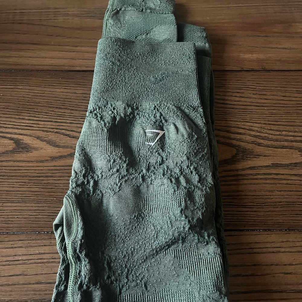dark green Gymshark leggings